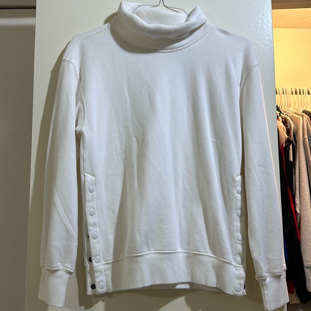 Abercrombie & Fitch sweater